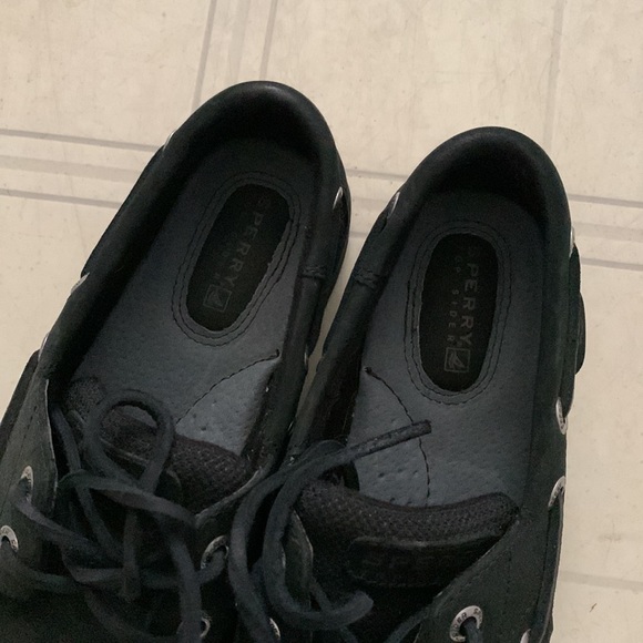 Never worn too small! - Picture 3 of 4